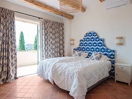 Villa Near Cannes With Pool and Views