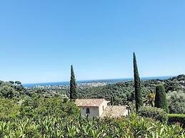 Villa Near Cannes With Pool and Views