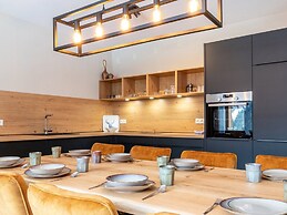 Stylish Apartment With Sauna, ski Lift at 600 m