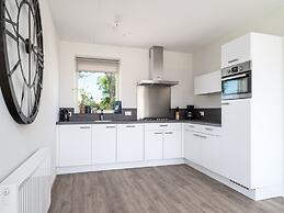 Spacious Holiday Home With Outdoor spa