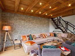 Modern Chalet With Panoramic Views
