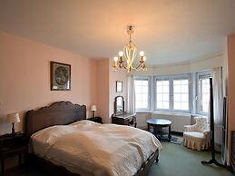 Beautiful Normandy Villa in an Exclusive Location