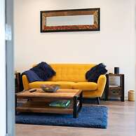 Dockside Quay Views City Vibes