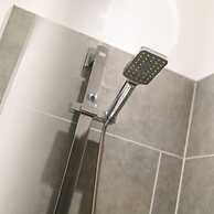 Dockside Quay Views City Vibes