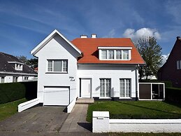 Stille Rust V Modern Villa in De Haan