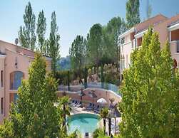 Apartment With Dishwasher in Greoux-les-bains