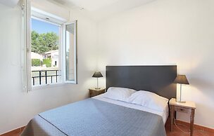Apartment With Dishwasher in Greoux-les-bains