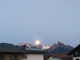 Reindler Modern Retreat