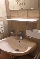 Reindler Modern Retreat