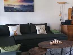 Reindler Modern Retreat