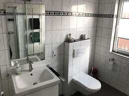 Wellmann Modern Retreat