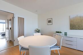 Cozy 1-bedroom Apartment With Sea View