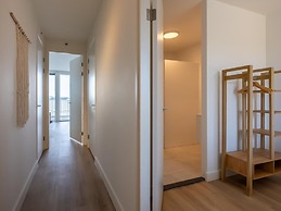 Spacious Waterfront Apartment