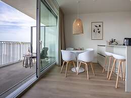 Spacious Waterfront Apartment