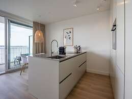 Spacious Waterfront Apartment