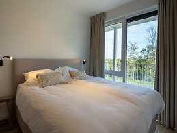 Spacious Waterfront Apartment