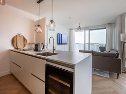 Spacious Waterfront Apartment