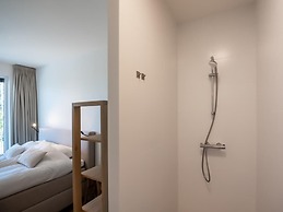 Spacious Waterfront Apartment