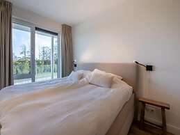 Spacious Waterfront Apartment