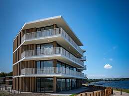 Spacious Waterfront Apartment