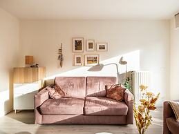 Gaston Lejeune 201 Close to the sea and Center