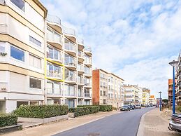 Gaston Lejeune 201 Close to the sea and Center