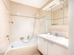 Gaston Lejeune 201 Close to the sea and Center