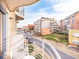 Gaston Lejeune 201 Close to the sea and Center