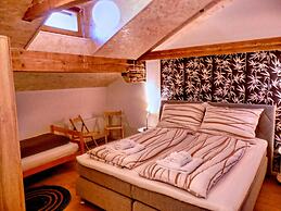 Penthouse With Mountain Views and Sauna