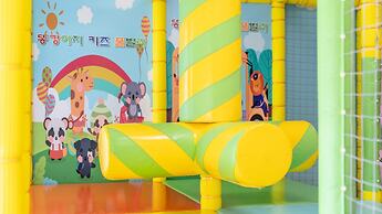 Gapyeong Ttonggangaji Kids Poolvilla