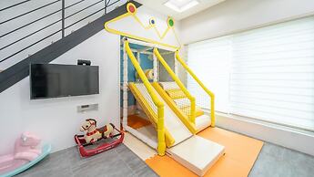 Gapyeong Ttonggangaji Kids Poolvilla