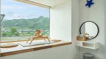 Gapyeong Ttonggangaji Kids Poolvilla