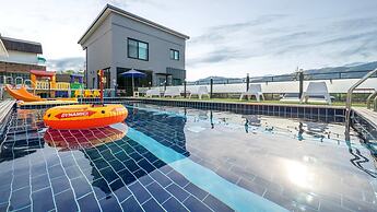 Gapyeong Ttonggangaji Kids Poolvilla