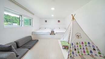Gapyeong Ttonggangaji Kids Poolvilla