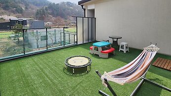 Gapyeong Ttonggangaji Kids Poolvilla