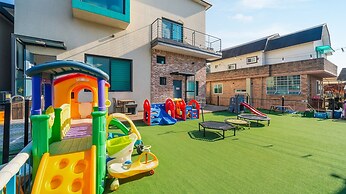 Gapyeong Ttonggangaji Kids Poolvilla