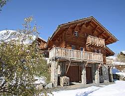 Holiday Home on the Slopes in Alpe D'huez