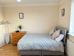 Acacia Wembley Stadium Serviced Apartment by Edens