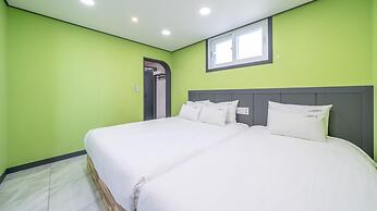 Changwon Healingtime Poolvilla Pension