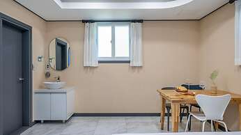 Changwon Healingtime Poolvilla Pension