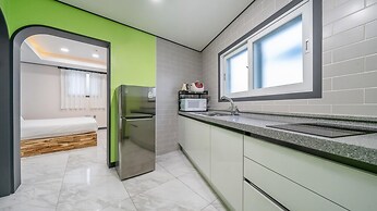 Changwon Healingtime Poolvilla Pension