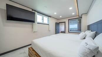 Changwon Healingtime Poolvilla Pension