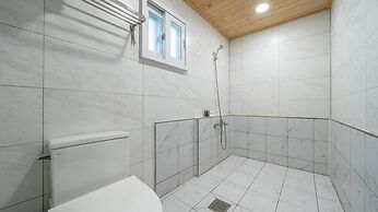 Changwon Healingtime Poolvilla Pension