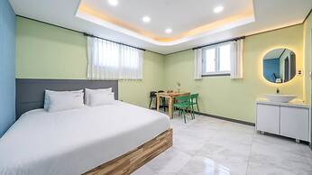 Changwon Healingtime Poolvilla Pension