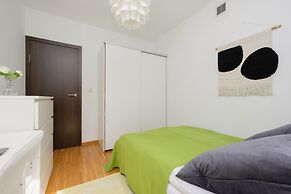 Sunny Heart of Warsaw by Renters