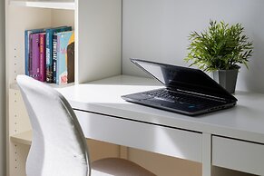 Sunny Heart of Warsaw by Renters