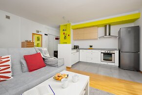 Sunny Heart of Warsaw by Renters