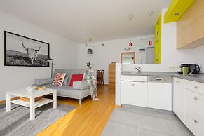 Sunny Heart of Warsaw by Renters