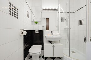 Sunny Heart of Warsaw by Renters