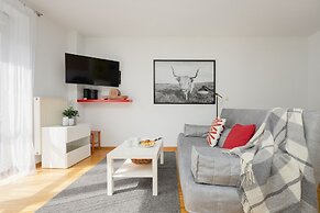 Sunny Heart of Warsaw by Renters